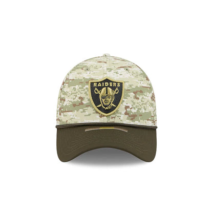 Gorra New Era 3930 NFL Salute To Service 2025 Las Vegas Raiders
