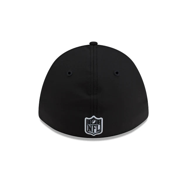 Gorra New Era 3930 NFL Sideline 2026 Raiders