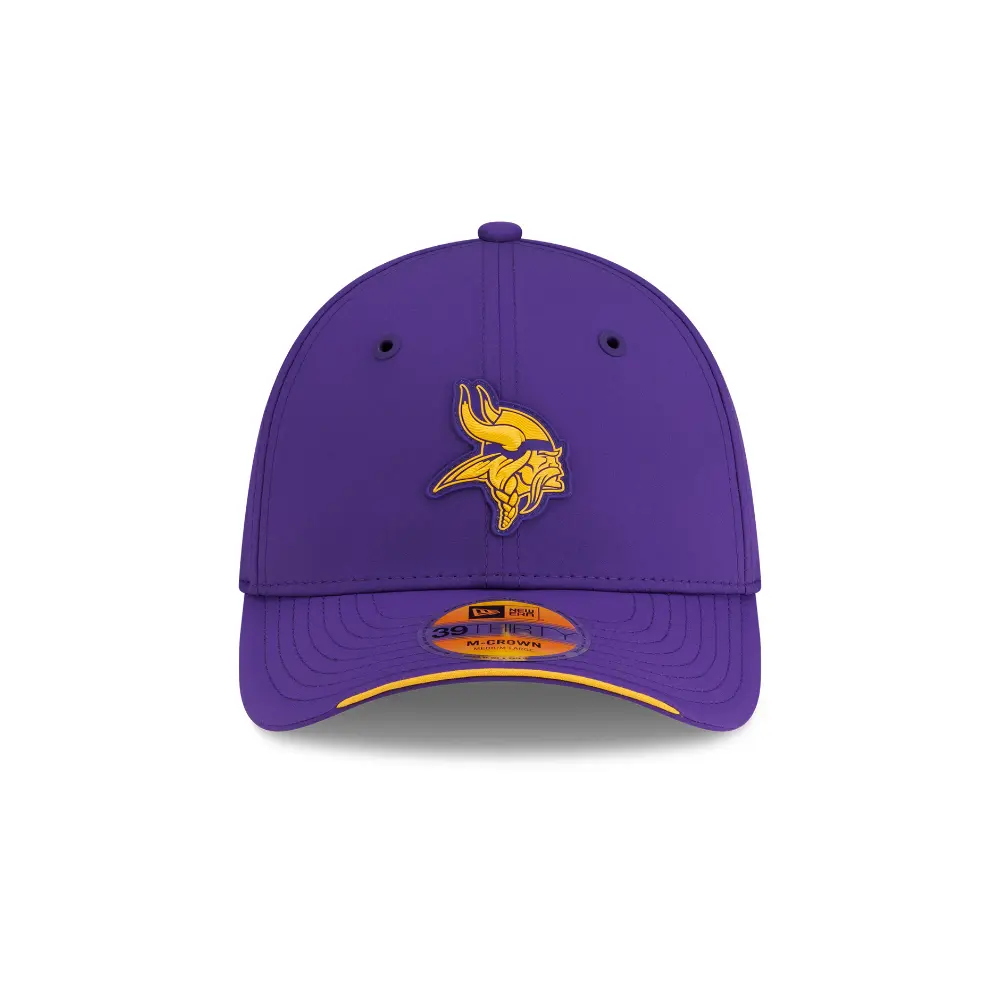 Gorra New Era 3930 NFL Sideline 2026 Vikings