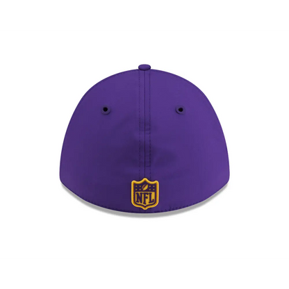 Gorra New Era 3930 NFL Sideline 2026 Vikings