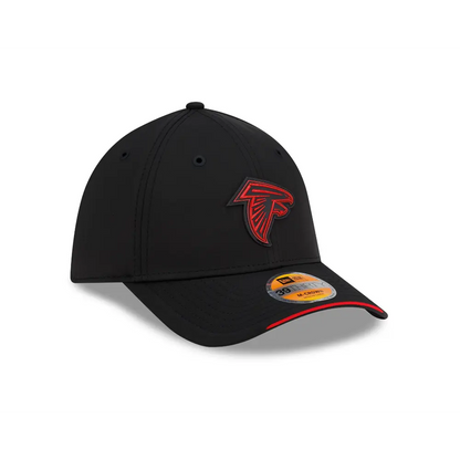 Gorra New Era 3930 NFL Sideline 2026 Falcons