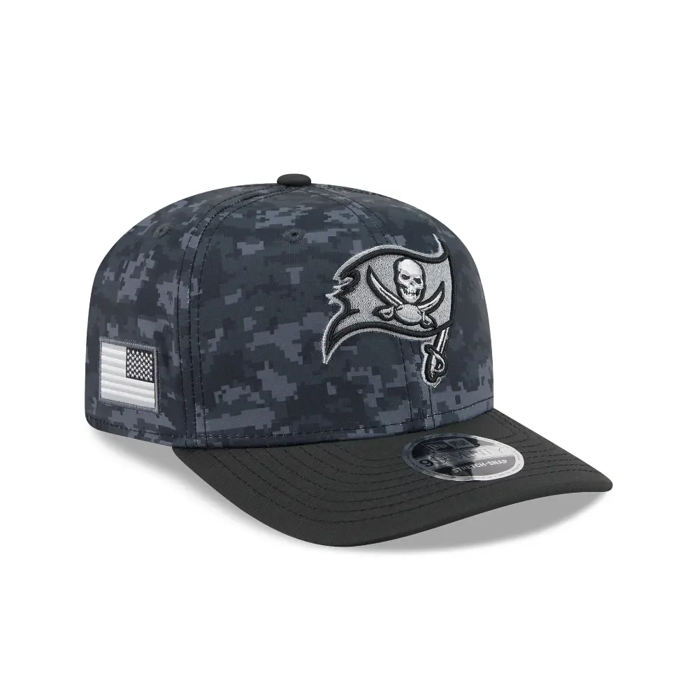 Gorra New Era NFL 970 Salute To Service 2026 Buccaneers