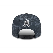 Gorra New Era NFL 970 Salute To Service 2026 Buccaneers