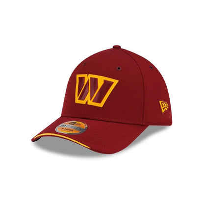 Gorra New Era 3930 NFL Sideline 2026 Commanders