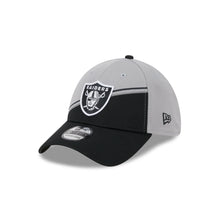 Gorra New Era 3930 NFL Sideline 2023 Raiders