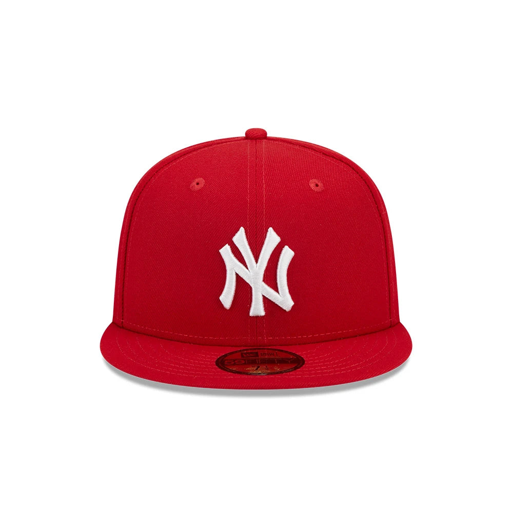 Gorra New Era 5950 MLB Evergreen Scarlet Side Patch Yankees