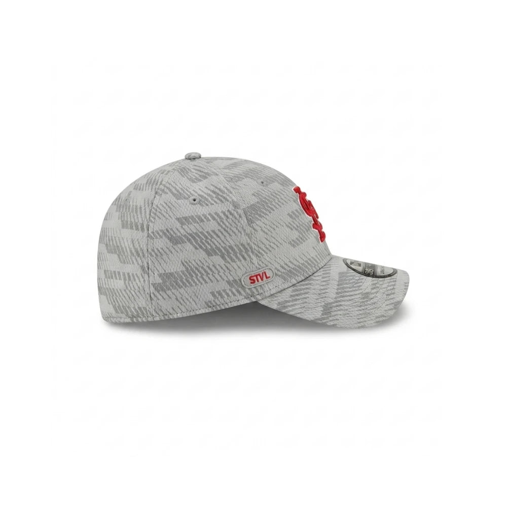 Gorra New Era 3930 MLB Club House 2025 Cardinals