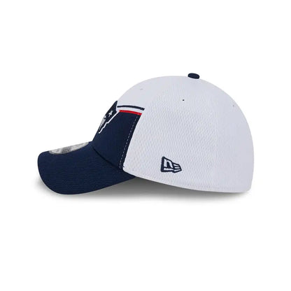 Gorra New Era 3930 NFL Sideline 2023 Patriots